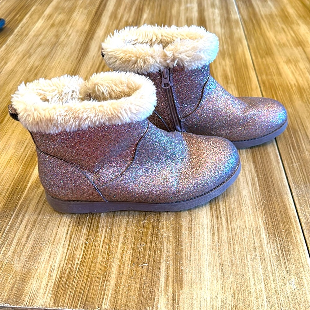 Cat & Jack girls glitter zip up faux fur boots sz 5, used